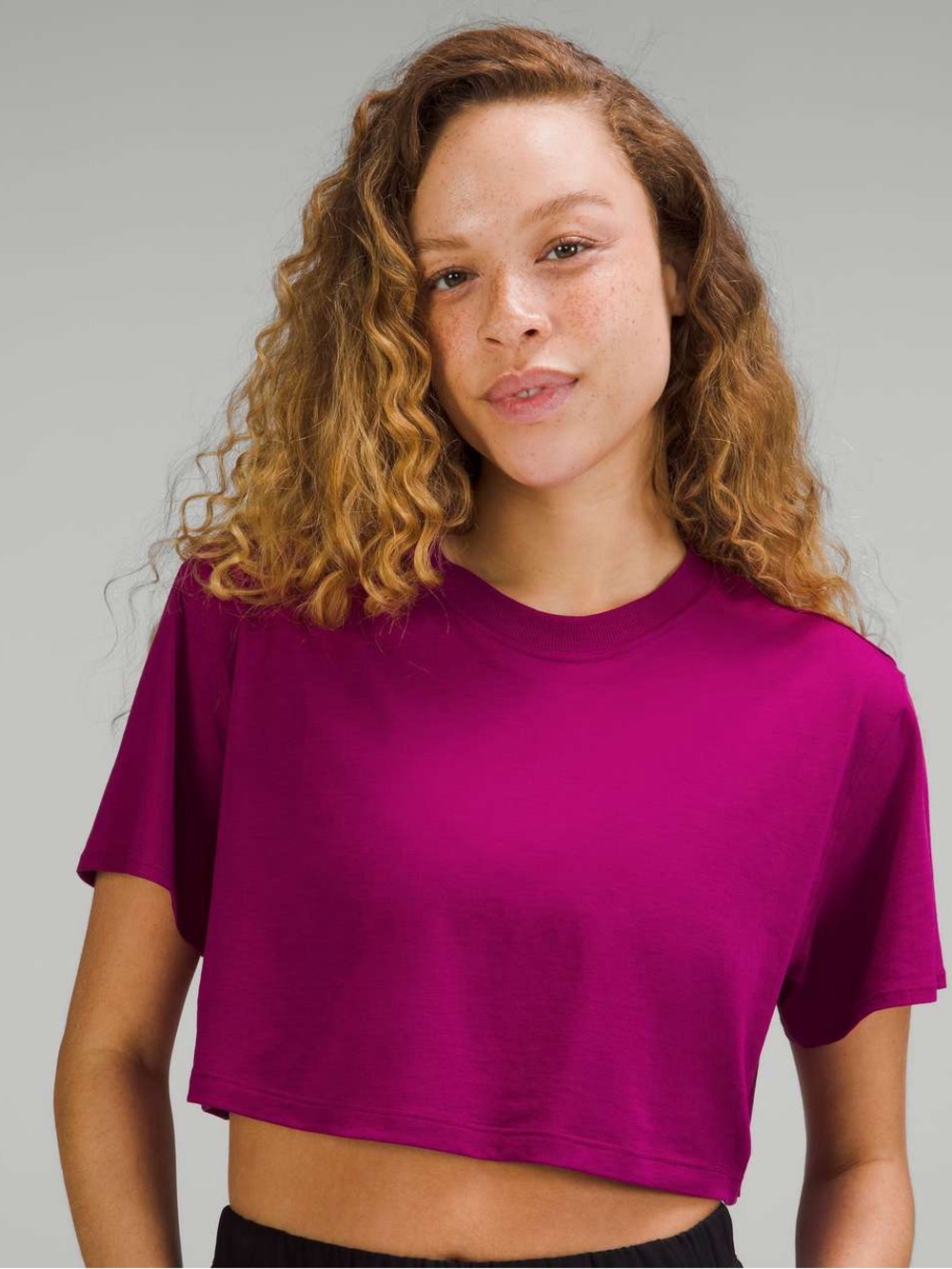 lululemon Cropped Crew Tee - Fuchsia
